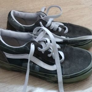 Boys camo Vans